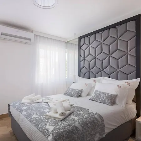 Magnificent Scorpaena With Heated Swimming P Villa Zadar