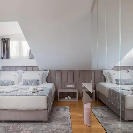 Villa Magnificent Scorpaena With Heated Swimming P Zadar
